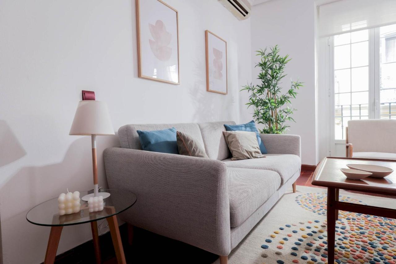 One Bedroom Apartment In Chueca Madrid Kültér fotó